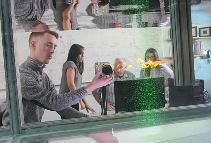 Students and professors collaborate in the Fluid Dynamics Lab on campus